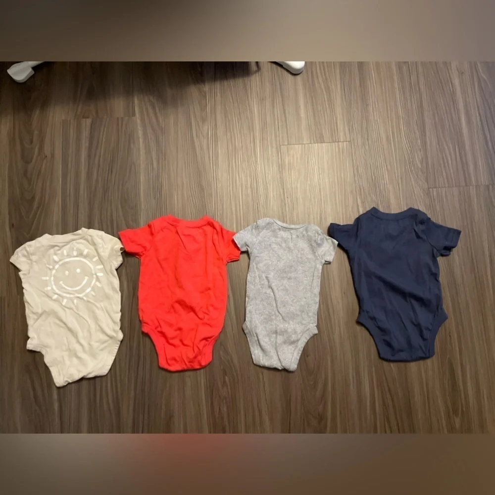 Carter's Baby Boy Red, Cream , Gray and Blue Bodysuits bundle size 3/6 months